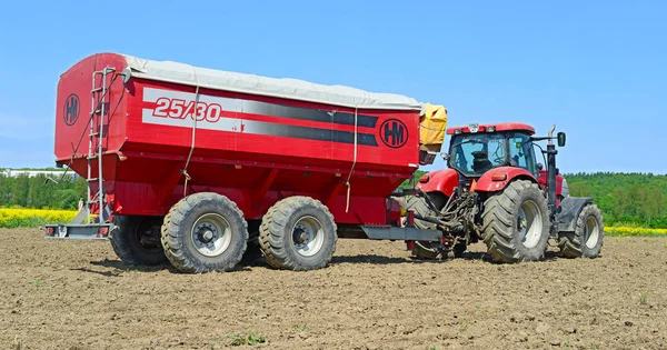 Kalush Ukraine May Modern Tractor Tank Transportation Grain Field Town — Stok fotoğraf