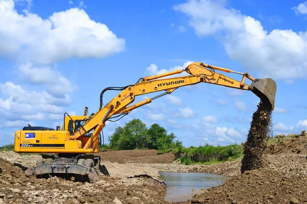 Kalush Ukraine July Loading Boulders Car Body Construction Protective Dam — Stock Photo, Image