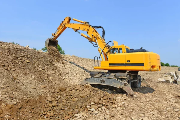 Excavator Working Quarry — Stockfoto
