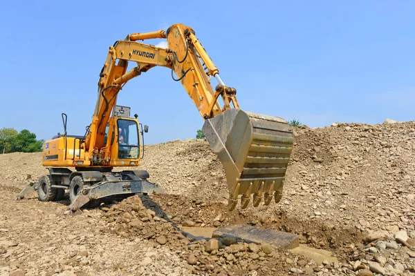 Excavator Working Quarry — Fotografia de Stock