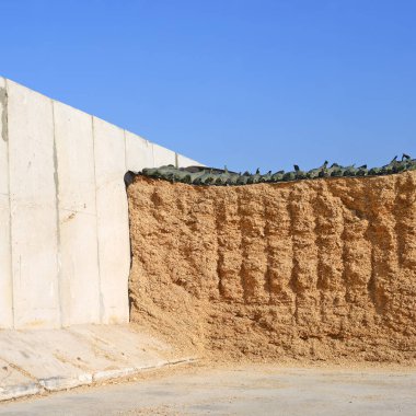 Bir hendek silo depolama siloları