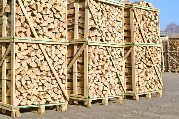 Chipped Fire Wood Ready Transportation Packing Pallets — Stock Photo, Image