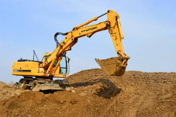 Excavator Working Field — Stockfoto