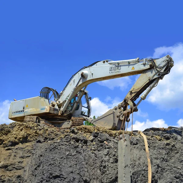 Rozhnyatov Ucrania Julio 2016 Excavadora Sobre Construcción Estructuras Hidráulicas Cerca — Foto de Stock