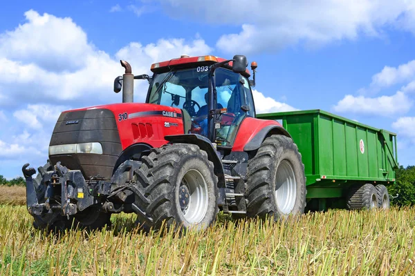 Kalush Ukraine July 2018 Modern Tractor Rape Harvesting Town Kalush — Stockfoto