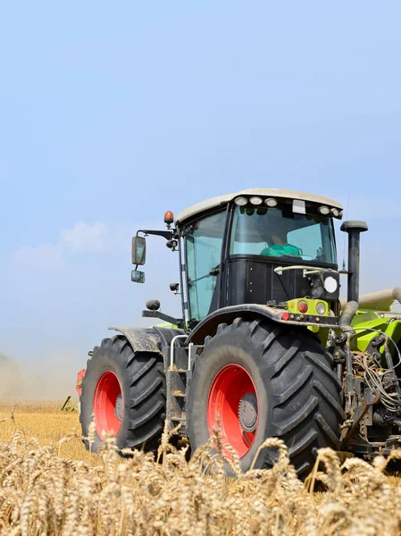 Tractor Trailer Grain Tank Working Wheat Field — Photo