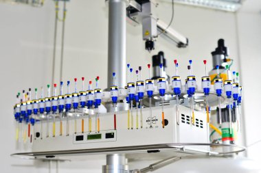 Laboratuvarın üretimi için ekipman.