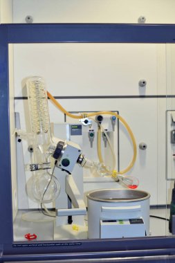 PRAG, CZECH Cumhuriyet - 25 Mayıs 2019: Laboratuvar ekipmanları. Organik ve Biyokimya Enstitüsü