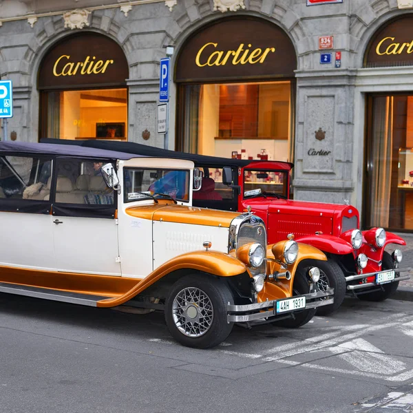 Prague Czech Republic November 2016 Tourist Retro Car Old Streets — Stock Photo, Image