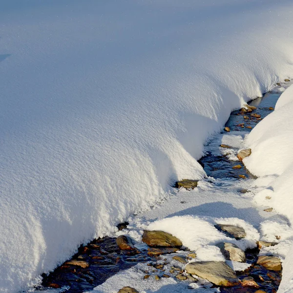Vinter Creek Snötäcket — Stockfoto