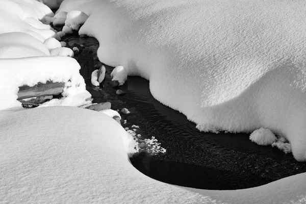 Vinter Creek Snötäcket — Stockfoto