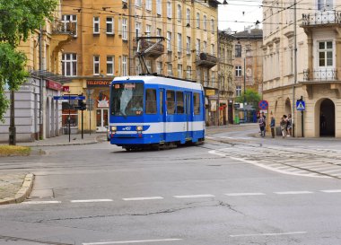 Krakow, Cumhuriyeti Polonya-Temmuz 3, 2017: Krakow, sokaklarında eski tramvay.