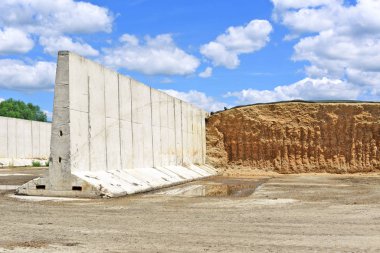 Bir hendek silo depolama siloları