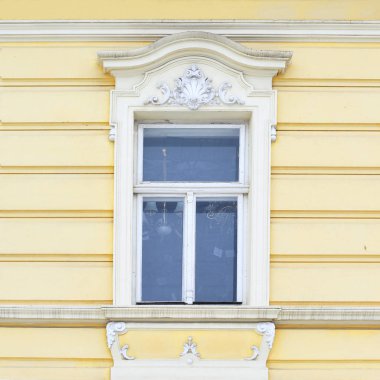 Eski bir binanın pencere. 