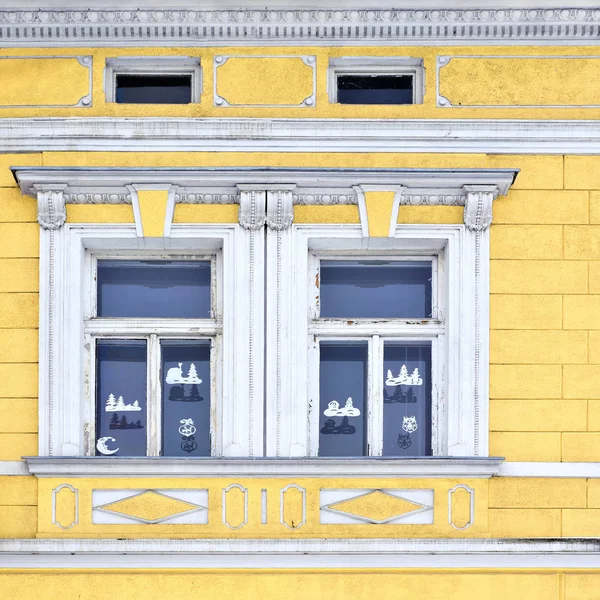 Eski bir binanın pencere. 