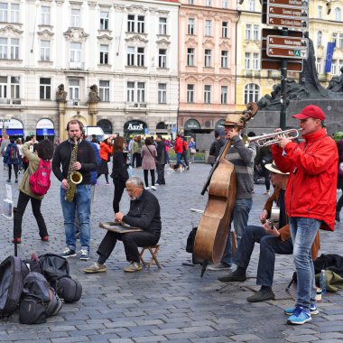 PRAGUE, CZECH REPUBLIC- May 1, 2017: Street musicians on the old square in Prague.