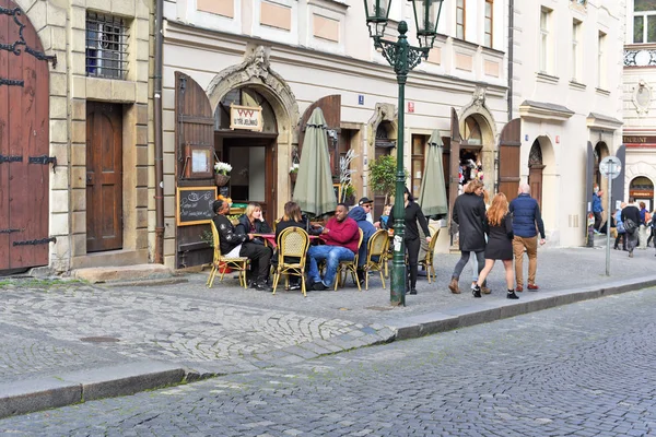Prag Tjeckien Maj 2017 Tabeller Restaurang Gamla Gatorna Staden — Stockfoto