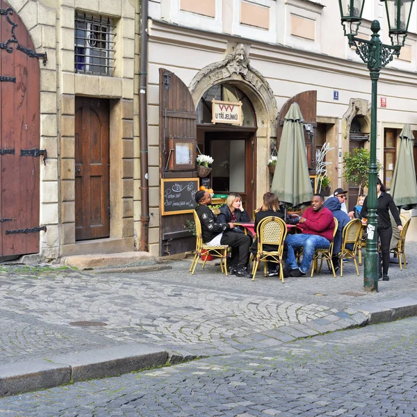 Praga República Checa Mayo 2017 Mesas Restaurante Las Calles Antiguas — Foto de Stock