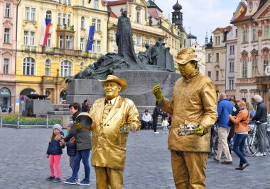 PRAGUE, CZECH REPUBLIC  May 1, 2017: Street performances on the streets of the old city.
