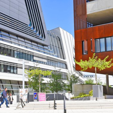 Viyana Üniversitesi Ekonomi ve İşletme binaları Viyana, Avusturya - 2 Mayıs 2017:. 