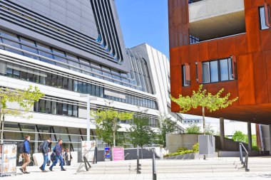 Viyana Üniversitesi Ekonomi ve İşletme binaları Viyana, Avusturya - 2 Mayıs 2017:. 