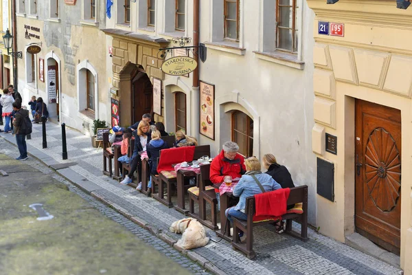 Praga República Checa Mayo 2017 Mesas Restaurante Las Calles Antiguas — Foto de Stock