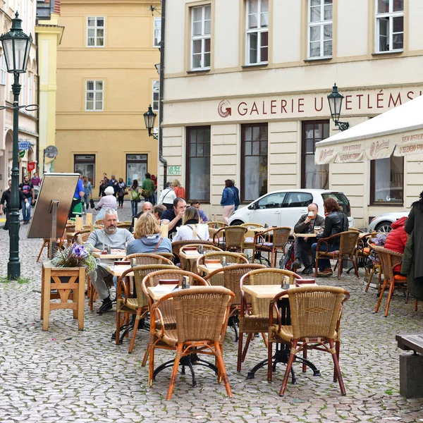 Praga Czeska Republika Maja 2017 Tabele Restauracja Ulicach Starego Miasta — Zdjęcie stockowe
