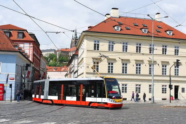 Prag Tschechische Republik Mai 2018 Eine Moderne Straßenbahn Auf Den — Stockfoto