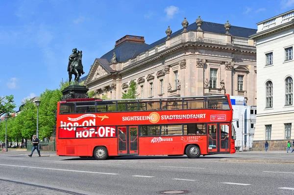 Берлин Федеративная Республика Германия Апреля 2018 Года Экскурсия Двухэтажного Автобуса — стоковое фото