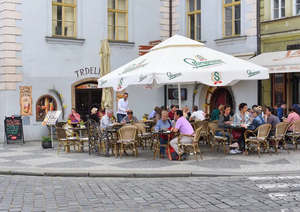 Praga República Checa Mayo 2018 Mesas Restaurante Las Antiguas Calles — Foto de Stock