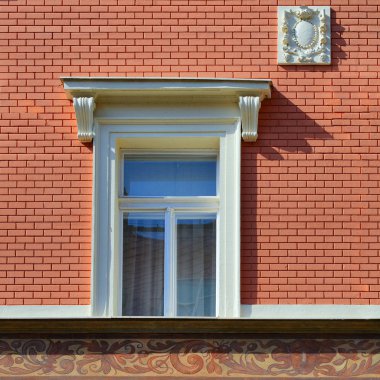 Pencere eski bir bina. Eski Prag, 2018. 