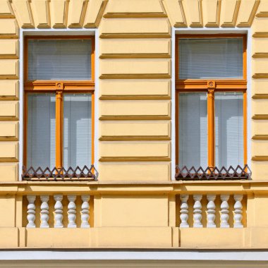 Pencere eski bir bina. Eski Prag, 2018. 