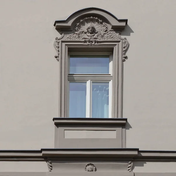 Παράθυρο Ενός Αρχαίου Κτιρίου Παλιά Πράγα 2018 — Φωτογραφία Αρχείου