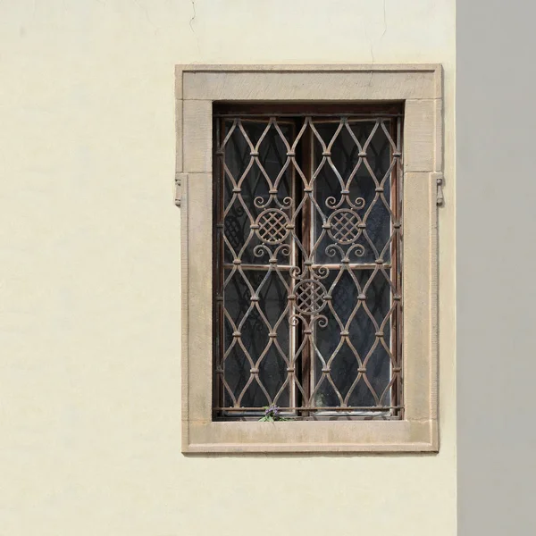 Окно Решеткой Древнего Здания Старый Новый Год 2018 Год — стоковое фото