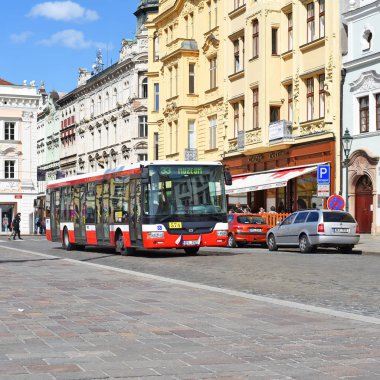 Pilsen, Çek Cumhuriyeti 1 Mayıs 2018: şehir otobüs yolu üzerinde.
