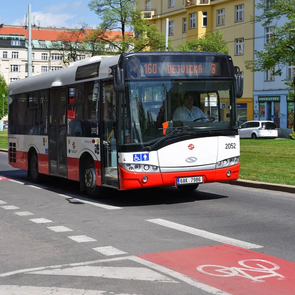 Прага Чехія Травня 2018 Міський Автобус Маршрутом — стокове фото