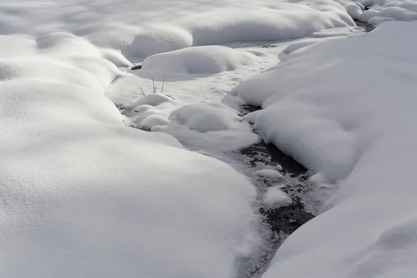 Vinter Creek Snötäcket — Stockfoto