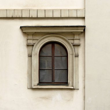 Pencere eski bir bina. Eski Prag, 2018. 