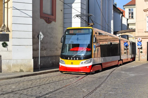 Praga Republika Czeska Maja 2018 Nowoczesny Tramwaj Ulicach Miasta — Zdjęcie stockowe