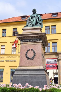 Prague, Çek Cumhuriyeti - 2 Mayıs 2018: Josef Jungmann heykeli.