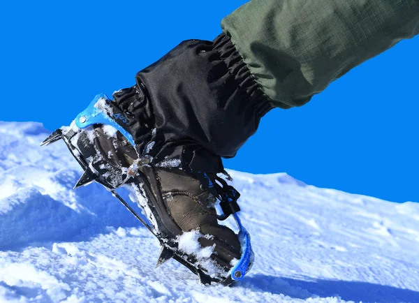 ホベルラ山 ウクライナ 2019 冬ハイキングの山旅の装備 — ストック写真