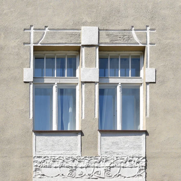 Windows Van Een Oud Gebouw — Stockfoto