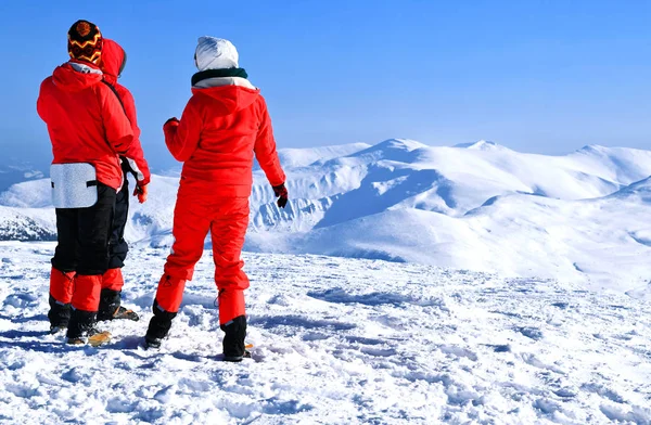 Mount Hoverla Ucrânia Fevereiro 2019 Turistas Topo Montanha Hoverla Cárpatos — Fotografia de Stock