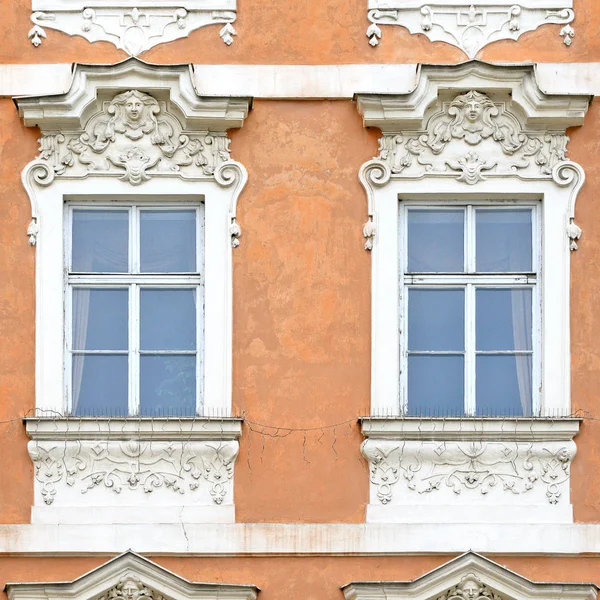 Ventanas Edificio Antiguo — Foto de Stock