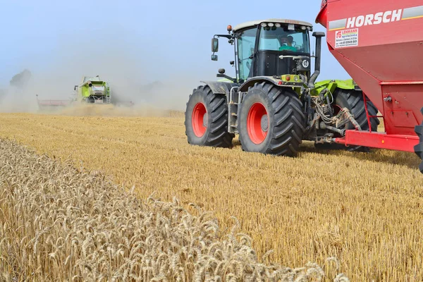 Kalush Ukraine October Modern Combine Harvesting Field Town Kalush Western — Zdjęcie stockowe