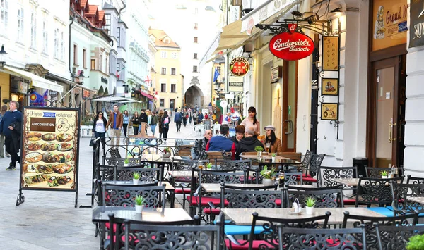 Prague Czech Republic May 2017 People Street Cafe — 图库照片