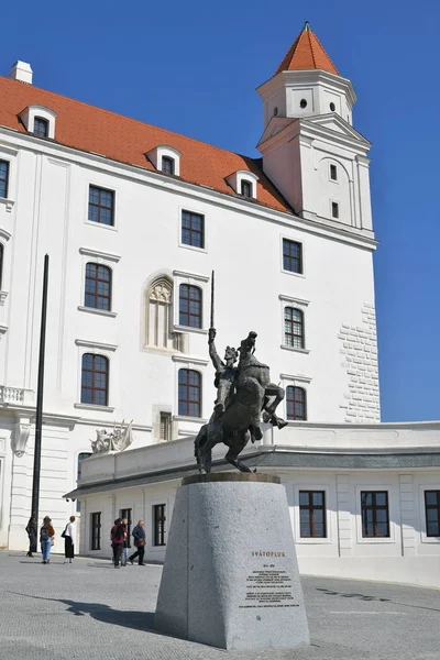 Bratislava República Eslovaca Marzo 2019 Castillo Bratislava Estatua Svatopluk —  Fotos de Stock