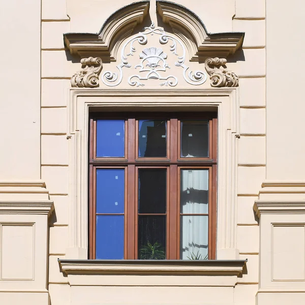 Okno Starożytnego Budynku Stara Bratysława 2019 — Zdjęcie stockowe