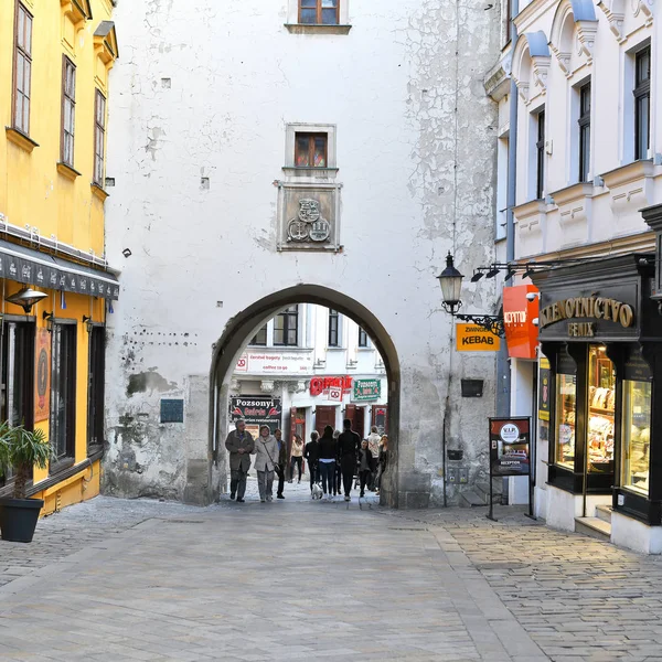 ブラチスラバ スロバキア共和国 2019 古代都市の通り — ストック写真