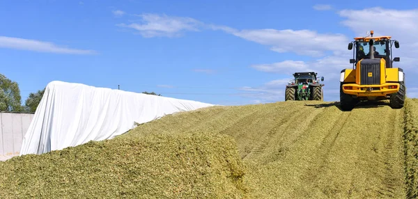 Large Tractor Working — Φωτογραφία Αρχείου